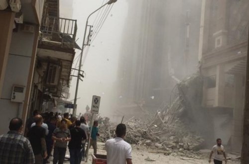 İranda çoxmərtəbəli bina çöküb