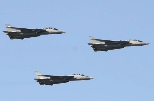 İranın döyüş təyyarəsi İsfahan yaxınlığında qəzaya uğradı