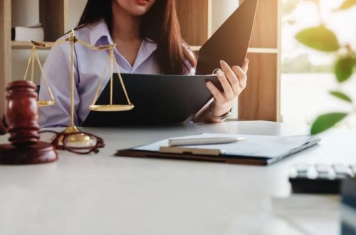 Число женщин-адвокатов в Азербайджане превышает 300 человек