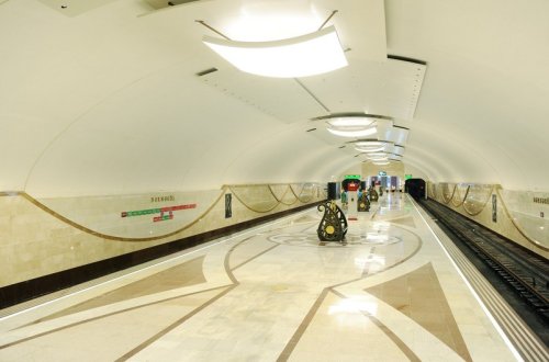 Bakı metrosunda qatarda texniki nasazlıq yaranıb
