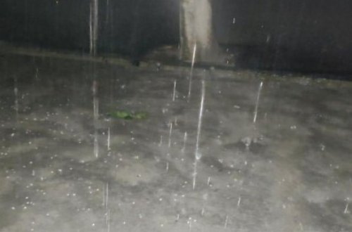 Qaxa güclü dolu yağıb