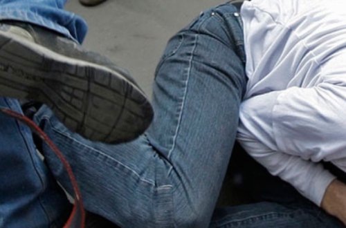 Bakı sakini döyülərək 2 000 manatı əlindən alınıb