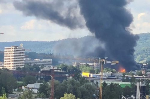 İsveçrədə sənaye binasında yanğın: Yeddi nəfər xəsarət alıb