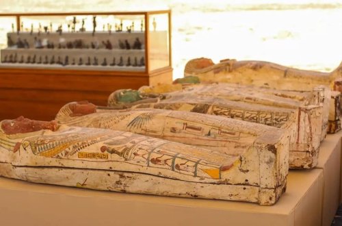 Misirdə 250 mumiya və 150 heykəl tapılıb