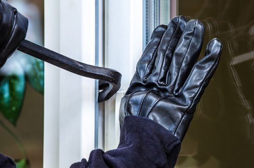 Bakıda evdən noutbuk, televizor və videokamera oğurlayan şəxs saxlanılıb