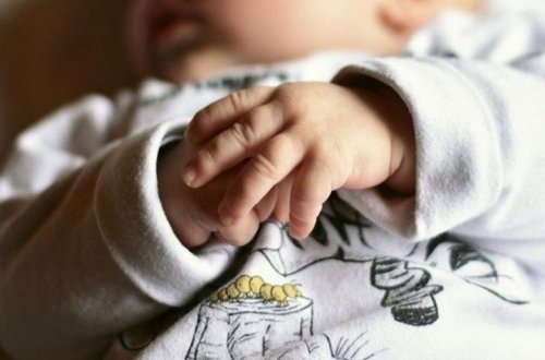 Bakıda DƏHŞƏTLİ HADİSƏ: Ana tualetdə uşaq doğub zibilliyə atdı