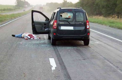 25 yaşlı oğlanı maşın vurub öldürdü