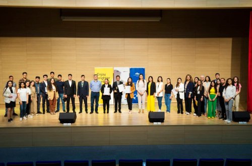 Yelo Bank-da İnsan hüquqları üzrə müsabiqə baş tutdu