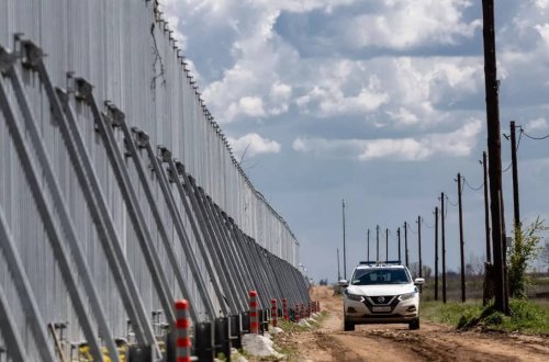 Yunanıstan Türkiyə sərhədində divarı uzadır