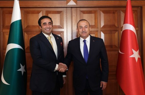 Çavuşoğlu pakistanlı həmkarı ilə görüşüb