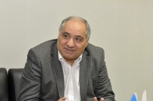 Qulu Məhərrəmli telekanalları “yıxıb-sürüdü”: “Tərbiyəsizlik, pozğunluq, əxlaqsızlıq...”