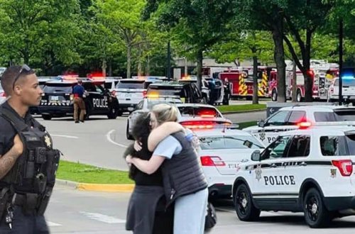 SON DƏQİQƏ: ABŞ-da Xəstəxanaya silahlı hücum etdilər