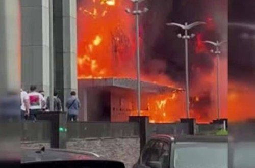 RUSİYADA DƏHŞƏTLİ YANĞIN: 140 nəfər alovlar altında qalıb