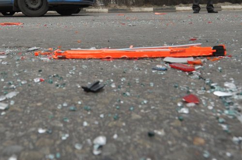 Sabirabadda avtomobil dəmir betona çırpılıb, xəsarət alanlar var