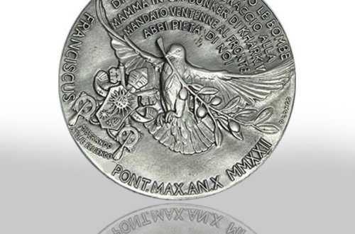 Vatikan Ukraynaya həsr olunmuş gümüş sikkə buraxıb