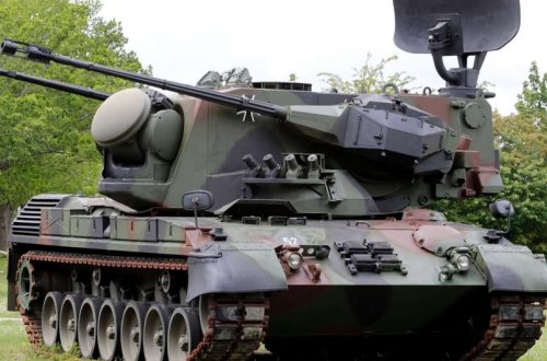 İsveçrə istehsal etdiyi hərbi texnikanın Ukraynaya tədarükünə icazə verib