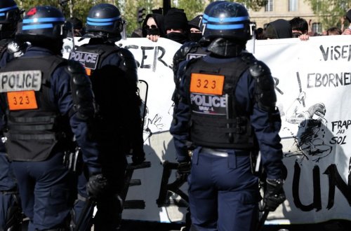 Parisdə polis şübhəli sürücüyə atəş açıb