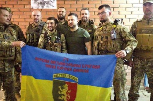 Zelenski şərq cəbhəsinə səfər edib