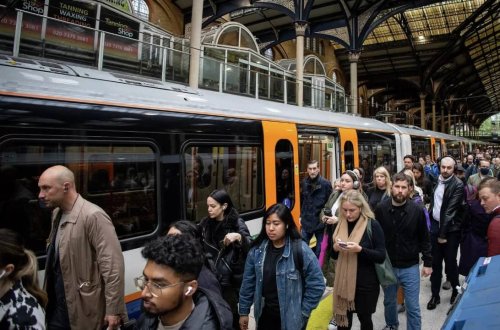 Londonda metrosu işçiləri 24 saatlıq tətilə başlayıblar