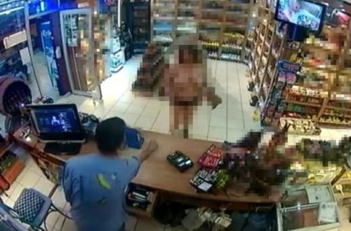 İstanbulda qadın çılpaq halda marketdən alış-veriş etdi - VİDEO