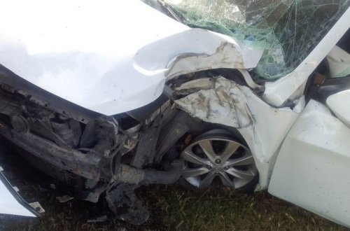 Oğuzda avtomobil ağaca çarpılıb, xəsarət alan var