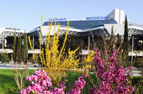 Soçiyə enən təyyarədə yanğın baş verib