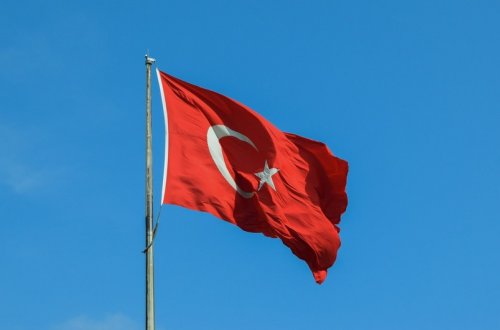Türkiyə xarici vətəndaşlara yaşama icazəsinin verilməsi ilə bağlı kvotanı azaldacaq