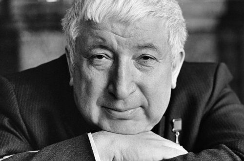 Azərbaycan, Monqolustan, Qırğızıstan və Belarusda Rəsul Həmzətovun ildönümü qeyd olunacaq