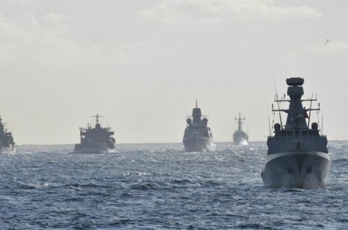 BƏƏ və ABŞ Fars körfəzində təlimlər keçirir