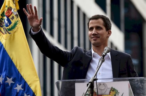 “Prezident“i restoranda döydülər - Video