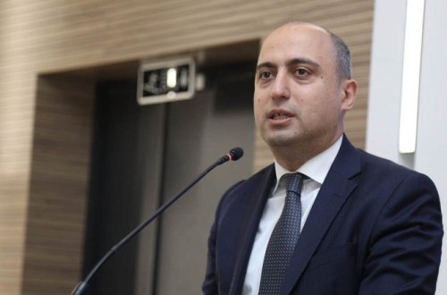 Nazir qəbul imtahanı suallarının çətinliyi ilə bağlı fikirlərə münasibət bildirib
