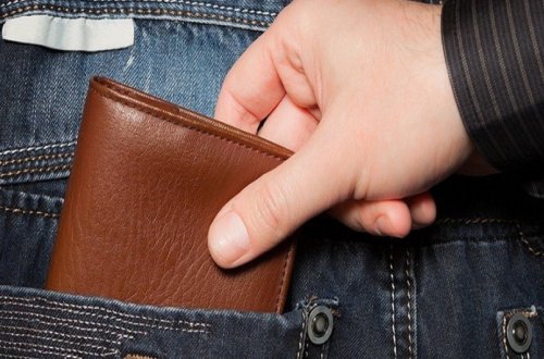 İctimai nəqliyyatda cibgirlik edən şəxs saxlanılıb