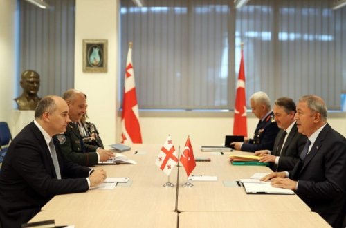 Gürcüstan və Türkiyənin müdafiə nazirləri təhlükəsizlik məsələlərini müzakirə ediblər