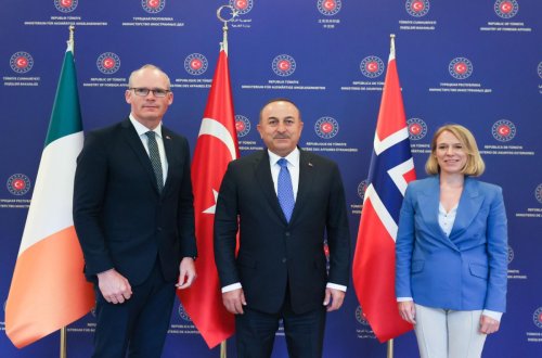 Çavuşoğlu İrlandiya və Norveçin xarici işlər nazirləri ilə görüşüb