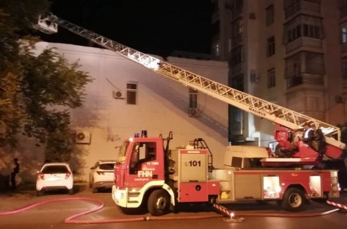 Bakıda ikimərtəbəli binada yanğın olub