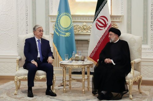 Qazaxıstan Prezidenti İrana rəsmi səfər edib