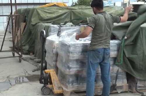 Sərinləşdirici içkilər günün altında saxlanıldı - VİDEO