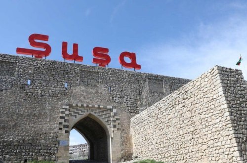 IX Qlobal Bakı Forumunun iştirakçıları Şuşaya gediblər