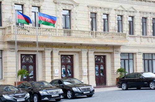 Konstitusiya Məhkəməsi sədrinin aylıq vəzifə maaşı 3500 manat olacaq