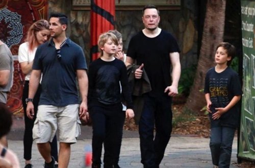 İlon Maskın oğlu cinsini və soyadını dəyişir