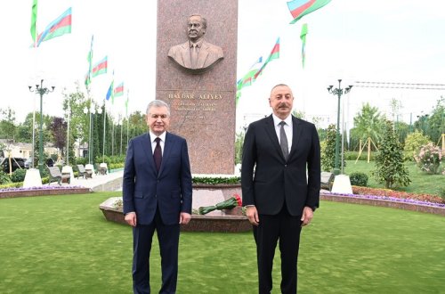 İlham Əliyev və Şavkat Mirziyoyev Daşkənddə Heydər Əliyev Meydanının açılışını ediblər - YENİLƏNİB