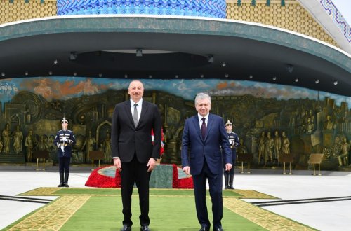 Azərbaycan və Özbəkistan prezidentləri Fəxri qonaqlar xiyabanında ağac əkiblər