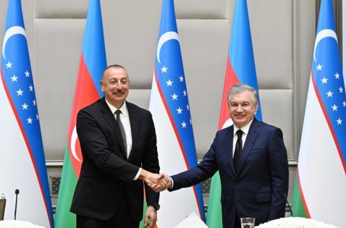 İlham Əliyev Özbəkistan Prezidentinə təşəkkür edib