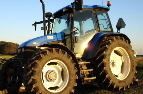 13 yaşlı oğlanı traktor vurub öldürdü