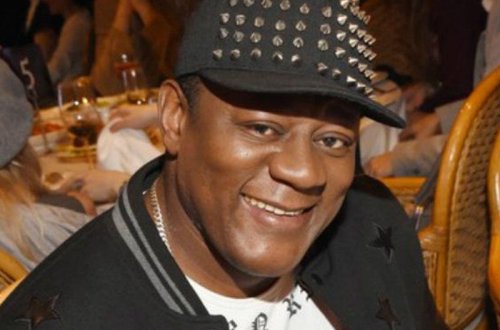 Məşhur müğənni vəfat etdi