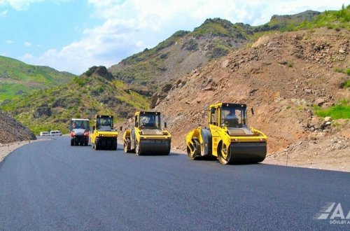Laçın şəhərinə daxil olmadan yeni avtomobil yolunun asfaltlanmasına başlanılıb