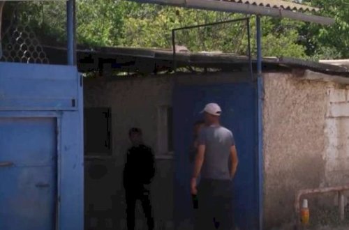 Arvadının telefonunda mesajları gördü: Dostünü öldürdü, arvadını isə... - Video