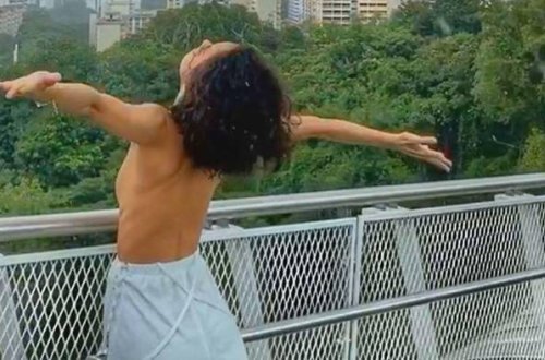 Xaricdə istirahət edən azərbaycanlı məşhurun lüt görüntüləri yayıldı – ŞOK VİDEO