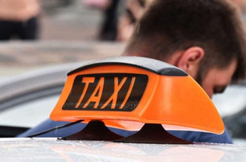 Bakıda taksi sürücüsünə əxlaqsız təklif - Ehtiraslı kişilərə... VİDEO