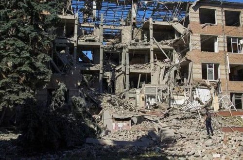 Rusiya Xarkov vilayətini vurdu : 15 ÖLÜ